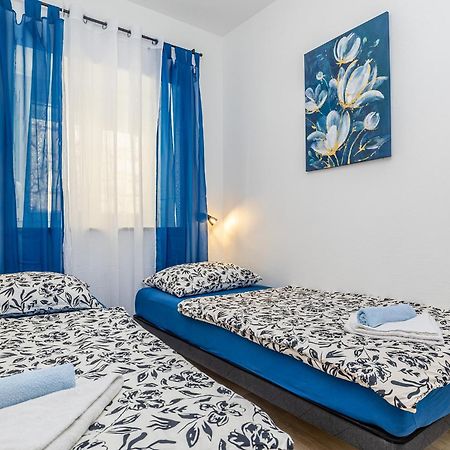 Private Accommodation Stara Baska Stara Baška Exterior foto