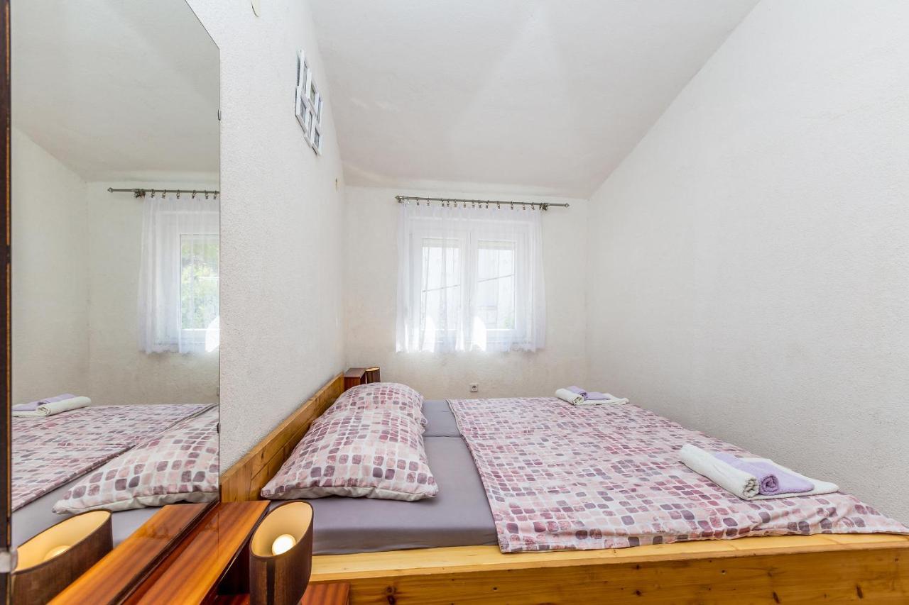 Private Accommodation Stara Baska Stara Baška Exterior foto